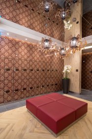 Produkcja szkła hartowanego wraz z nadrukiem i montażem