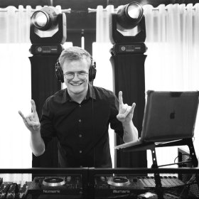 Dj, realizacja oświetlenia