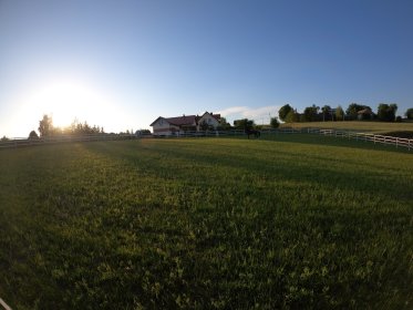 Pensjonat , box w stajni przydomowej