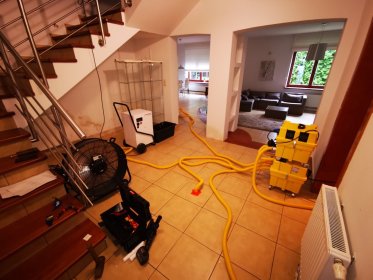 Osuszanie pomieszczeń, stropów po zalaniach