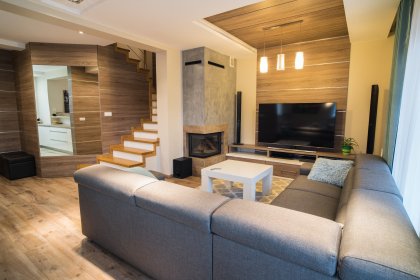 Zdjęcia nieruchomości wewnątrz i zewnątrz. Zdjęcia i filmy z drona na życzenie klienta.