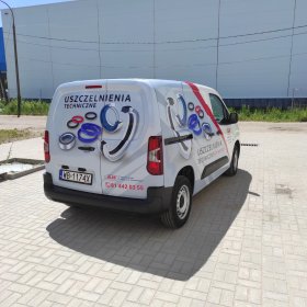 Oklejanie samochodów (Reklama na samochodach)