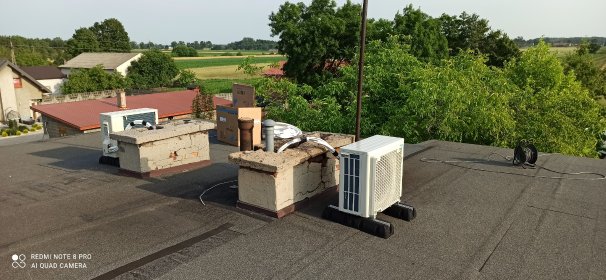 Profesjonalny montaż urządzeń klimatyzacyjnych w budynkach.