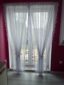 Szycie firan, zasłon, obrusów