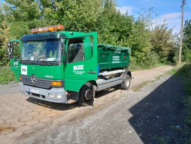 Podstawianie kontenerów na gruz