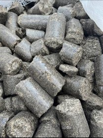 Sprzedaż brykietów i pelet