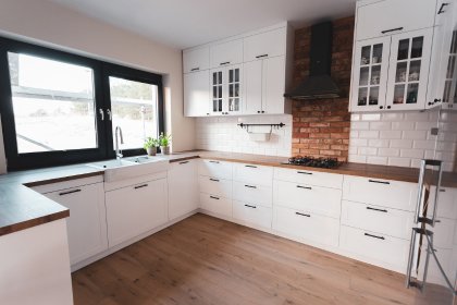 Wszelkiego rodzaju kuchnie na wymiar, fronty lakierowane, ryflowane, oraz wiele innych.