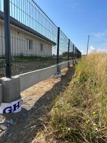 KOMPLET OGRODZENIA PANELOWEGO 1,23m + podmurówka