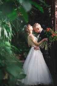 sesje ślubne, sesje rodzinne , sesje komunijne , sesje ciążowe , sesje plenerowe , chrzty