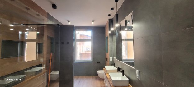 Układanie płytek i glazury