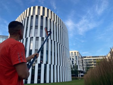 Mycie fasad , okien - metodą z osmozy