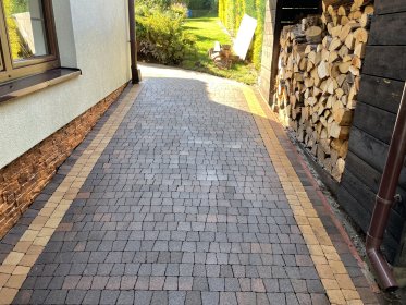 Oferuję czyszczeni ciśnieniowe płaskich powierzchni twardych.