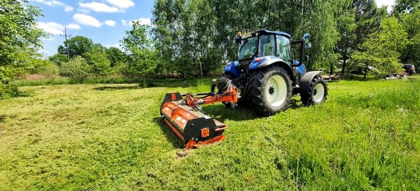 KOSZENIE TRAWY KOSIARKĄ BIJAKOWĄ TYLNO-BOCZNĄ SZER.2M
