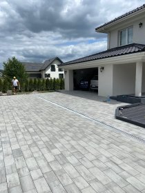 Układanie kostki brukowej