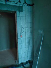 Montaż instalacji elektrycznej. Montaż tras, korytek kablowych.