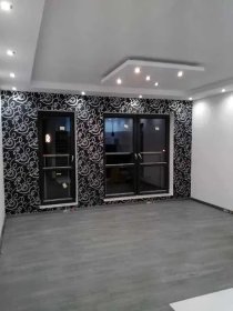 Tapetowanie ścian - tapety jednolite lub z wzorem