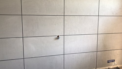 Układanie płytek, dekoru