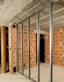 Montaż ścianek działowych z płyt gk z wypełnieniem wełną, 1 warstwa gk