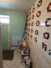 Ścianki działowe, zabudowa poddasza, sufit podwieszany równanie ścian