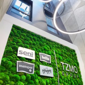 Ściany z logo firmy, zabudowa