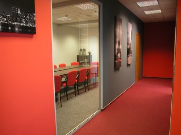 Pakiet ADRES PLUS  e miesiące w Katowicach, Wrocławiu, Gdańśku lub Warszawie