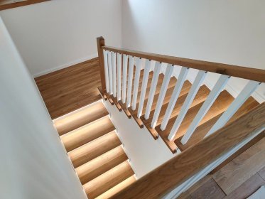 schody drewniane, wykonanie oraz montaż