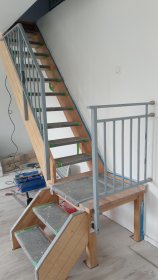 Wykonanie schodów drewno.metal.szkło