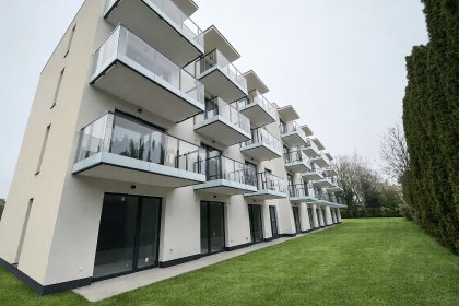 Balustrady szklane – transparentne, matowe, barwione lub z grafiką