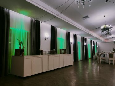 Dekoracja sali światłem