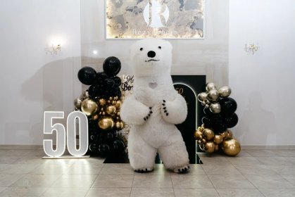 Żywa maskotka (biały miś)