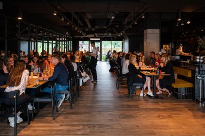 Organizacja przyjęć weselnych.