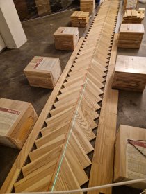 Układanie paneli i parkietu