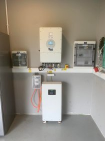 Usługa sprzedaży i montażu kompletnego magazynu energii wraz z pełną automatyzacją.