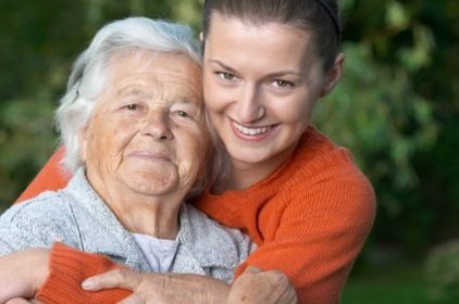 Opieka domowa nad osobą starszą, chorą lub z niepełnosprawnościami.