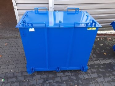 Pojemniki, kontenery, szufle, pługi i zamiatarki