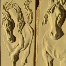 Sztukateria, półrzeźba wykonana z gipsu lub tynku na ścianie