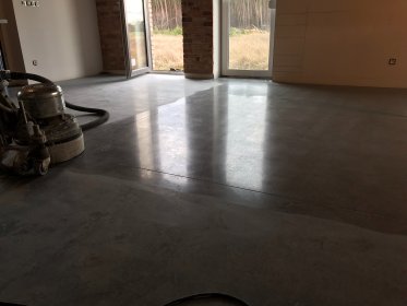 Czyszczenie posadzek przemysłowych, szlifowanie, polerowanie, beton polerowany Czyszczenie posadzek przemysłowych, szlifowanie, polerowanie, beton polerowany