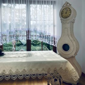 Szycie poduszek, narzut, bieżników i serwet – dekoracje dopasowane do kompletu