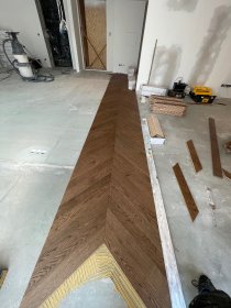 Układanie podłóg- Koszt układania podłóg drewnianych jest uzależniony od wybranego wzoru