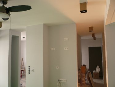 REMONTY I WYKOŃCZENIA BIUR I LOKALI USŁUGOWYCH