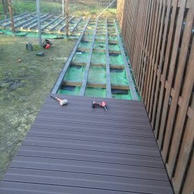 WYKONYWANIE I REMONTY TARASÓW NA GRUNCIE