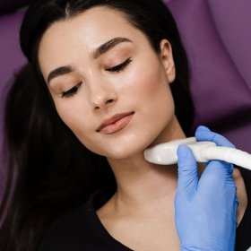 Konsultacja endokrynologiczna + USG