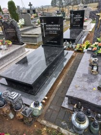 Układanie kostki brukowej lub obłożenie z płyt kamiennych