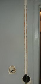 Oferuje kompleksowe wymiany instalacji elektrycznej w lokalu.