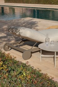 Leżaki i leżanki basenowe