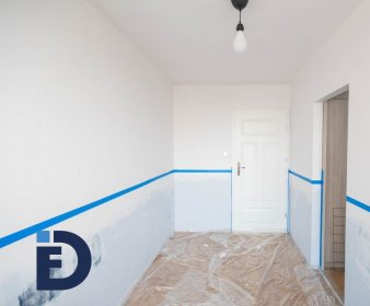 Malowanie farbą olejną, lamperie itp.