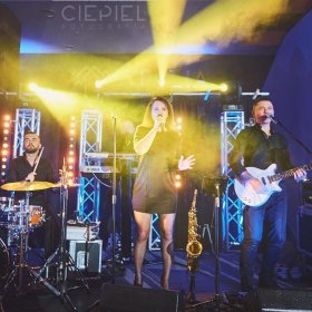 Gramy ,nagłaśniamy ,oświetlamy, planujemy i prowadzimy przyjęcia weselne