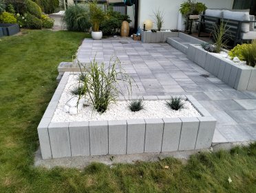 Układanie kostki brukowej, obrzeży, palisad. Do 30m