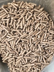 Pellet drzewny oraz z łuski gryki z domieszką trociny