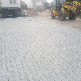 Układanie kostki brukowej